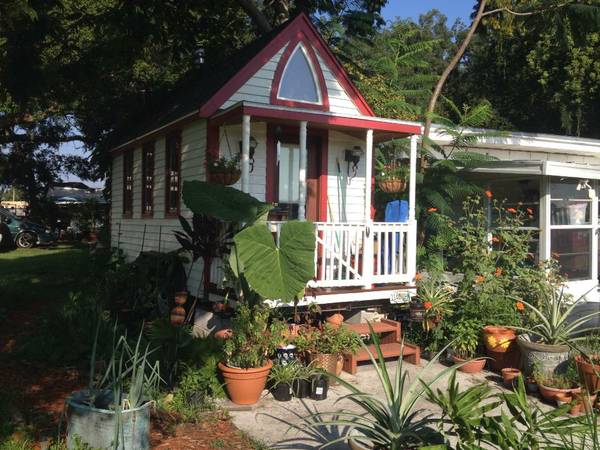 Tiny House for rent near College Park - bungalower