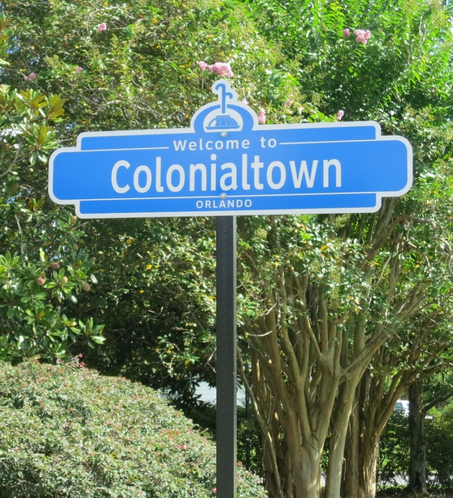 Colonial Town Sign