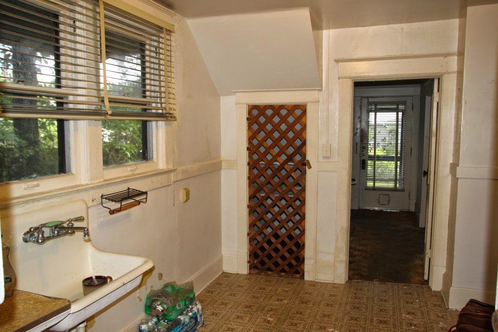 Kitchen & Entry Way Before