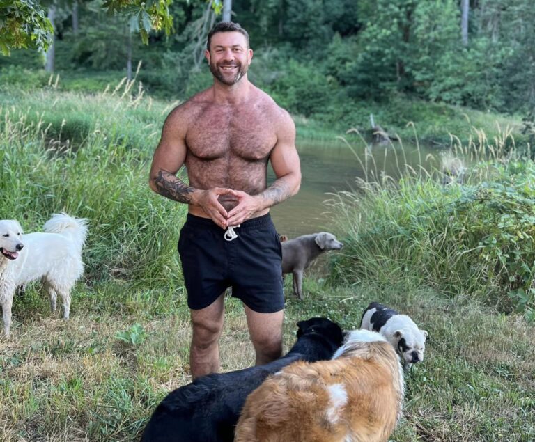 Big Hairy Muscular Hunk Who Loves Dogs Coming To Orlando - Bungalower